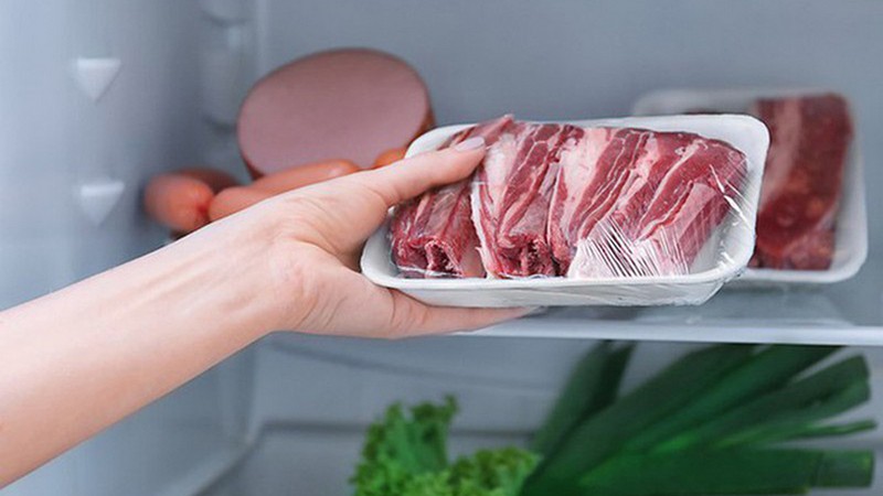 Sau đó đóng gói và bảo quản thịt trong tủ lạnh